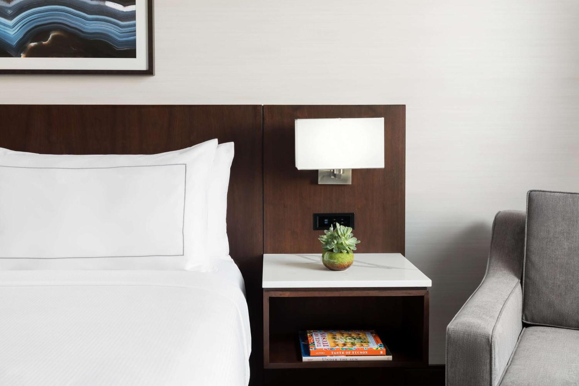 Doubletree By Hilton Tucson Downtown Convention Center Hotel Екстериор снимка